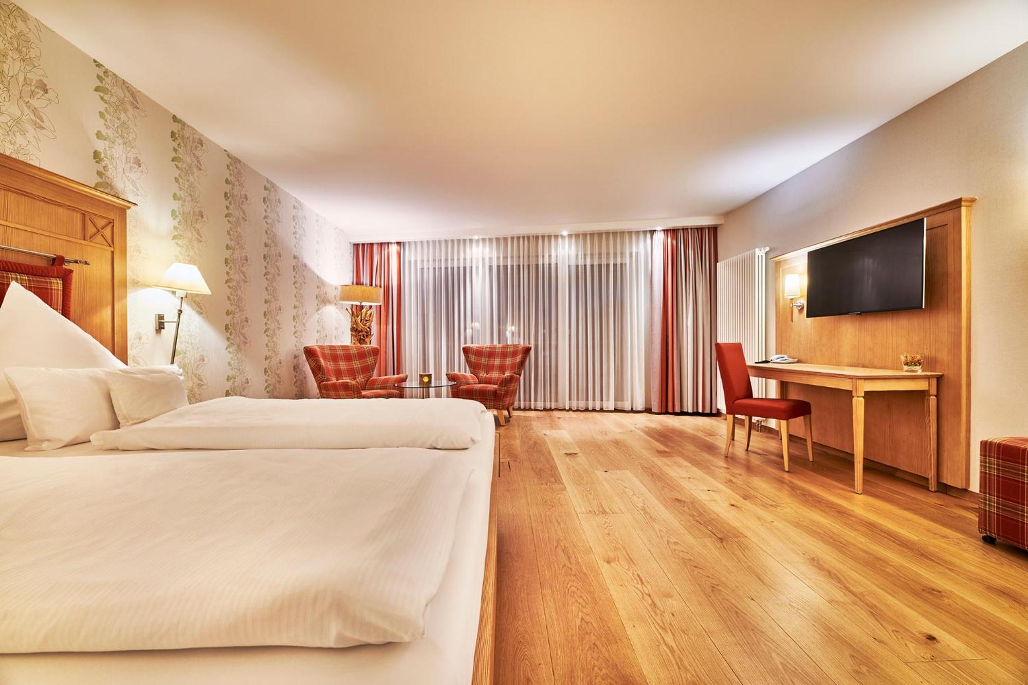 באד טיינאך-צאבלשטיין Hotel Kronelamm Im Schwarzwald מראה חיצוני תמונה